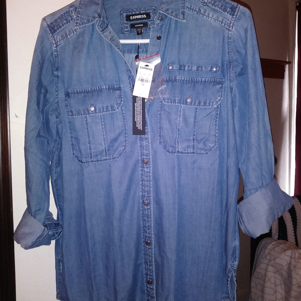 New EXPRESS Chambray Boyfriend Shirt xs